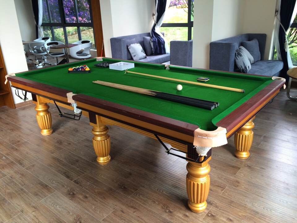 2.8米土豪金台球桌一套
