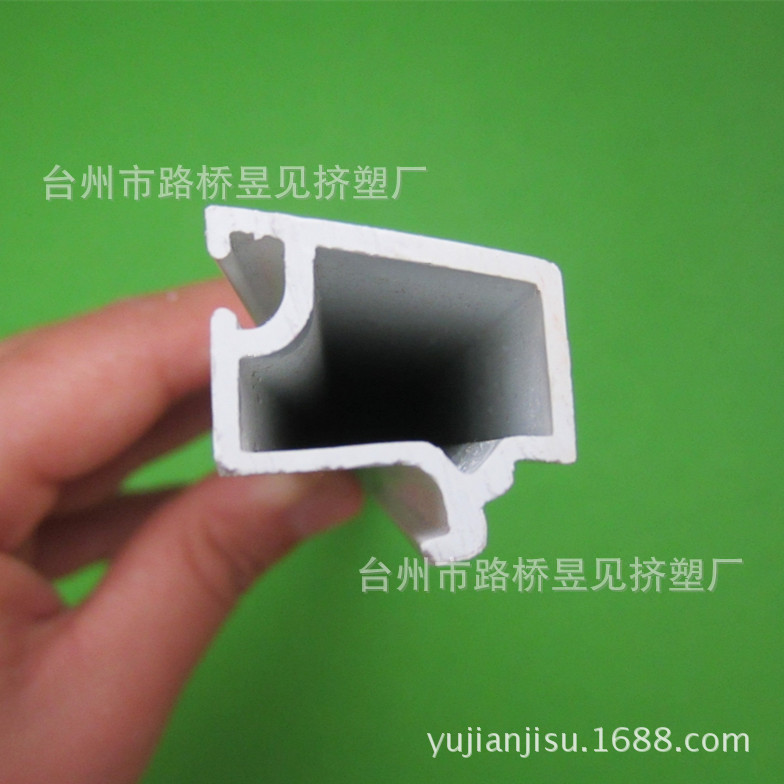 Fabricante PVC perfil plástico extrusión de plástico rígido accesorios mecánicos Accesorios para puertas y ventanas PVC perfil