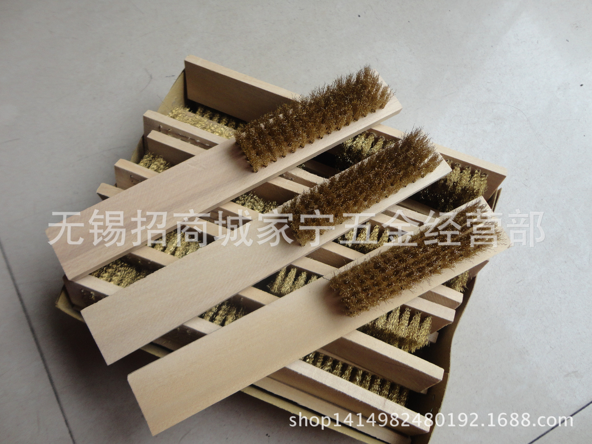 现货供应批发 木板铜丝刷 加密铜刷 6行铜丝板刷 手穿铜丝刷