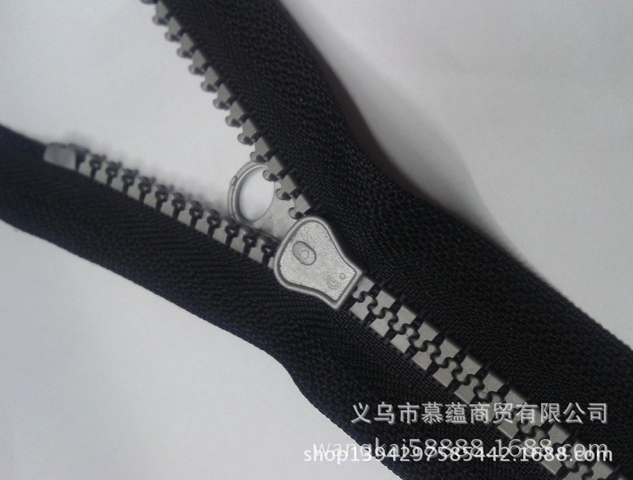 1041173319_23651628[1]