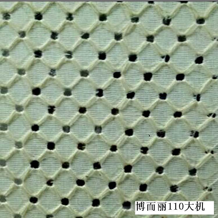 【商家推荐】供应纯棉绣花布  花边绣花布 时装用布 精致绣花布