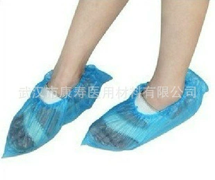 Заводские одноразовые бахилы cpe, водонепроницаемые одноразовые утолщенные Нескользящие пластиковые бахилы от дождя, чехол для ног оптом