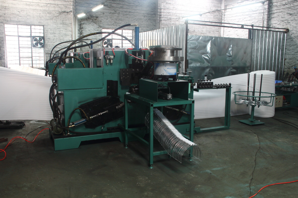 金属罐/化工罐/金属桶/油漆罐/便提桶等提梁提手自动成型机