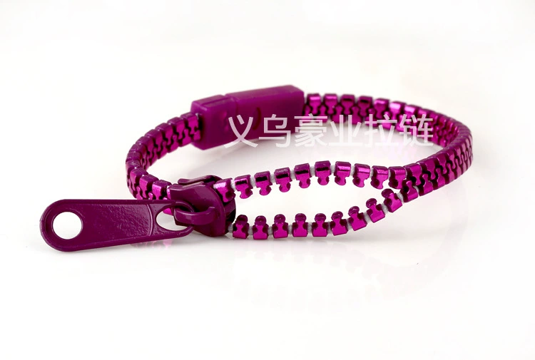 Дет bracelet?