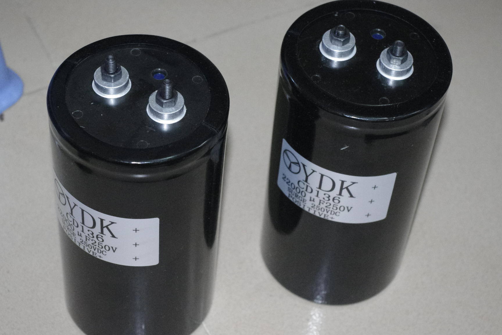 电解电容250V22000UF電250V電足压铝电解电YADACONwv ufCD135 C