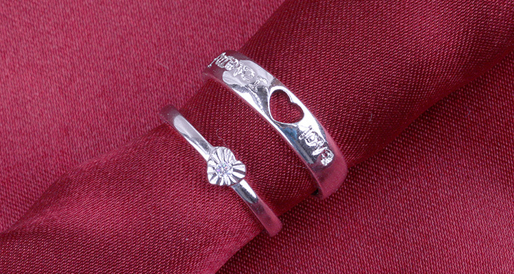 Korean Copper Plated Platinum Zircon Hollow Heart Open Couple Ring display picture 4