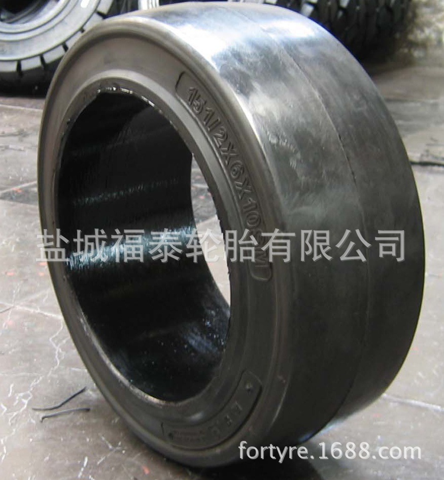 21*7*15通用型宽胎面压配式实心轮胎