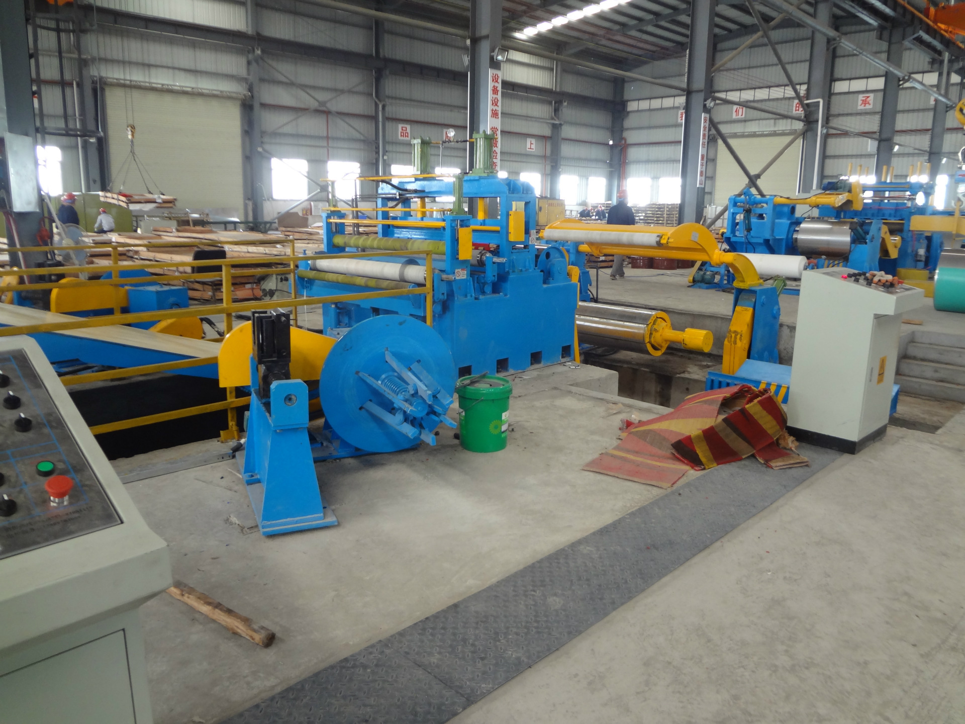 泓佳机械1600型开卷校平机、整平横切机