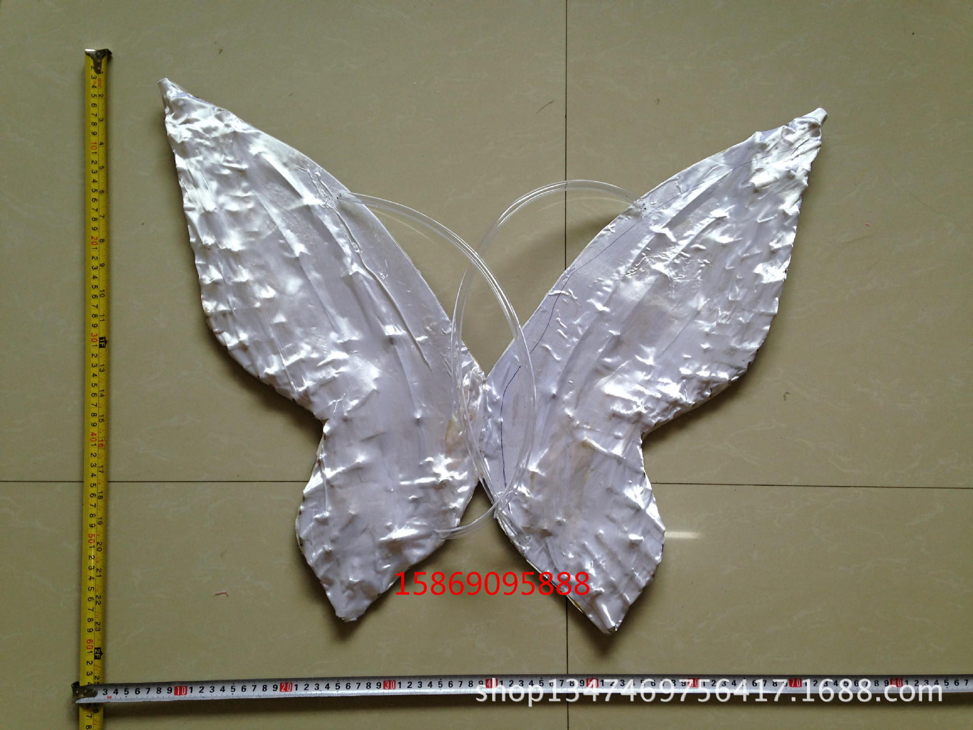 演出羽毛裝飾服裝