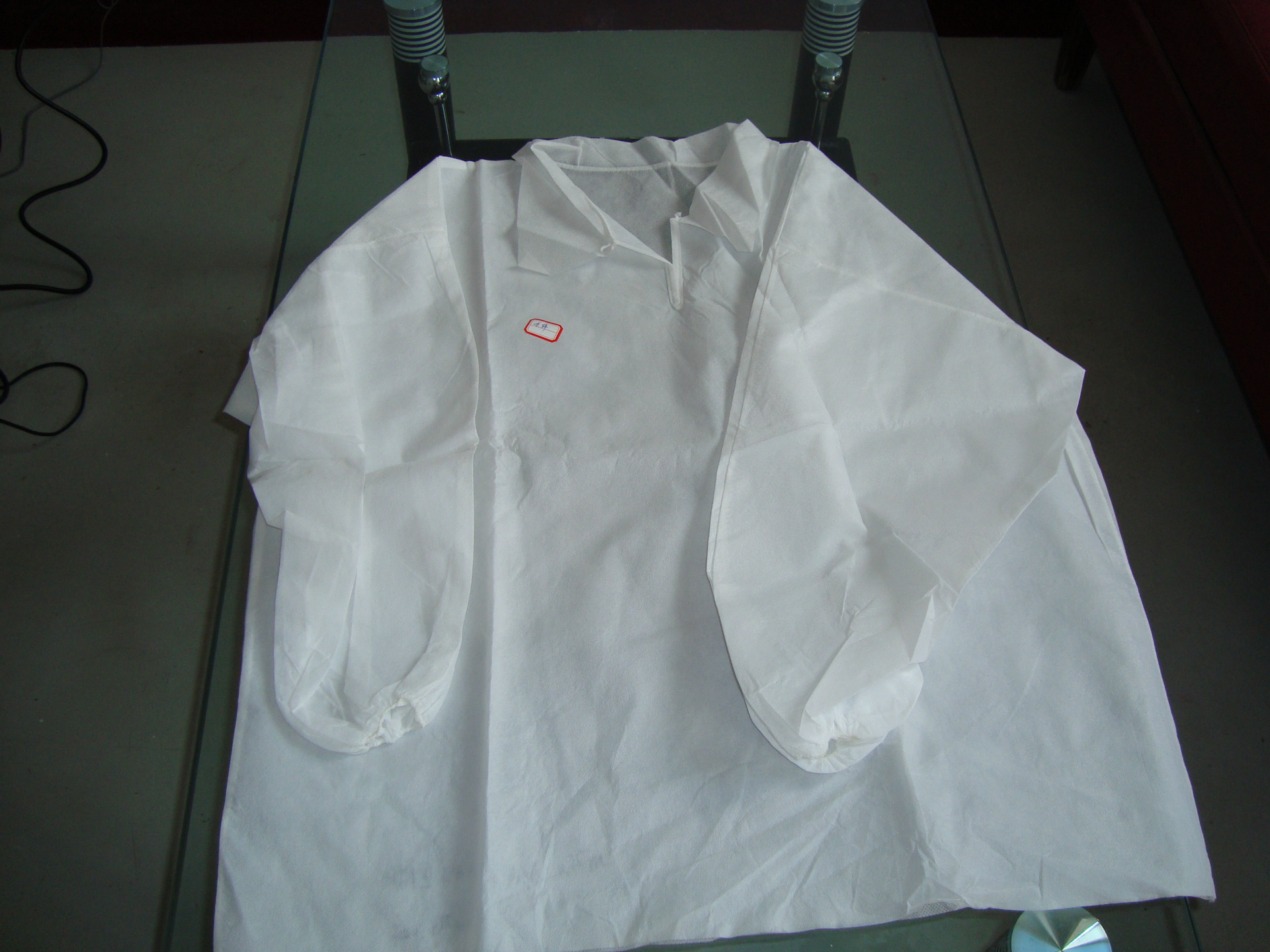 供应一次性无纺布工作服实验服，工作服隔离服