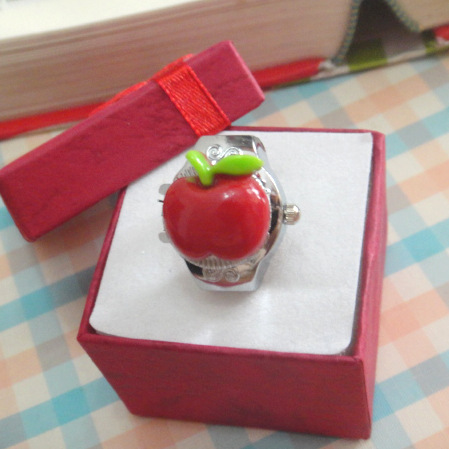 [Factory direct] Korean version of the cute apple ring watch male and female student watch boutique store hot sale
