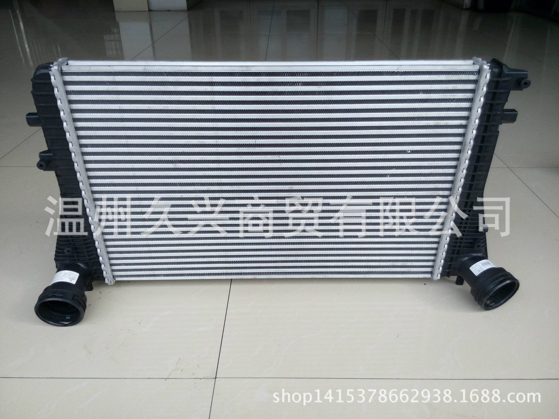 奧迪A3中冷器 (1)