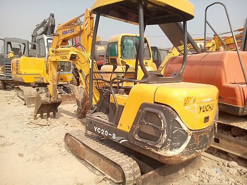 新款到货:玉柴13.20.35挖掘机热卖中