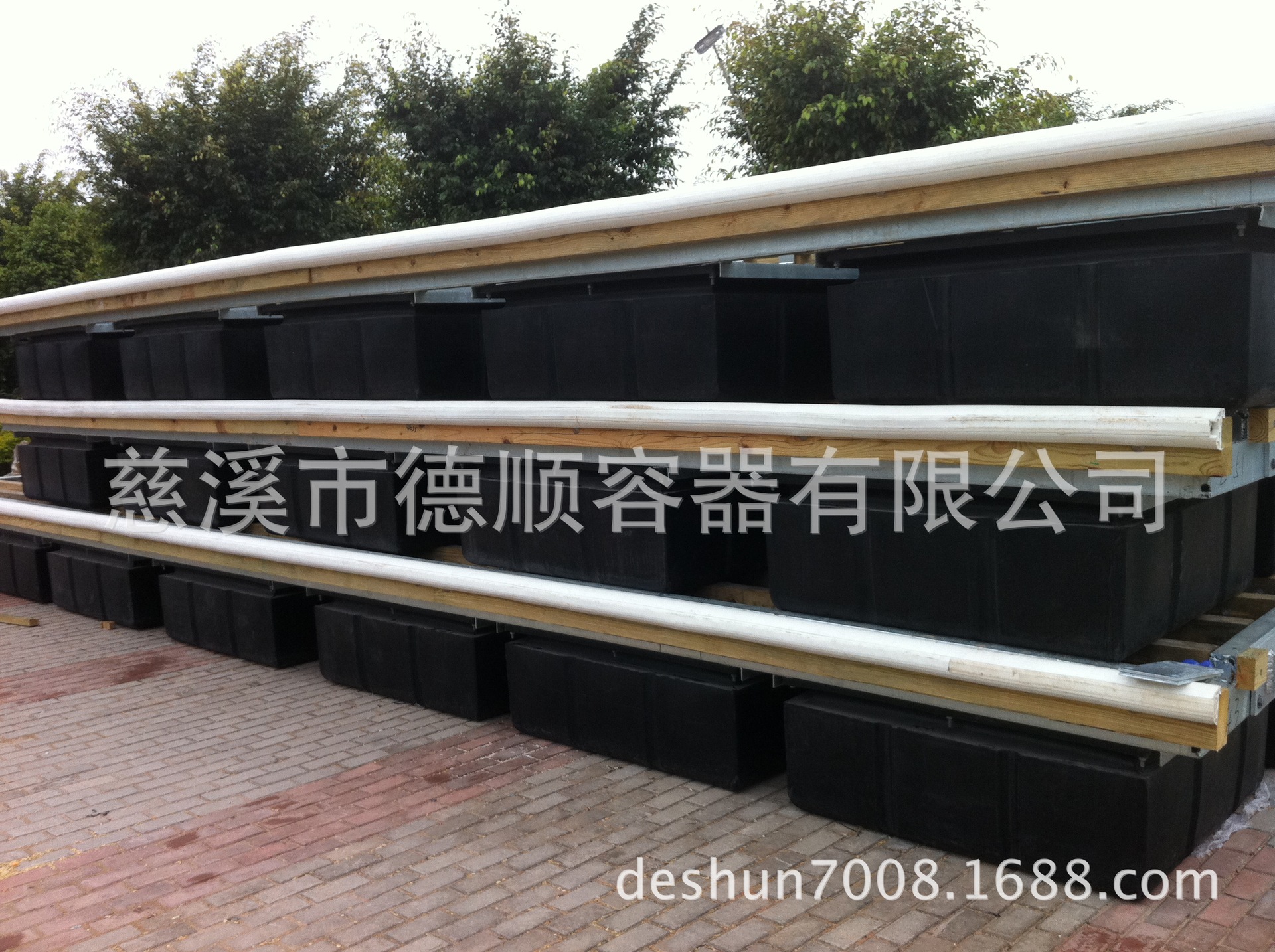 定 制浮箱、浮箱设计、游艇码头、码头设计、滚塑浮箱、水上浮箱