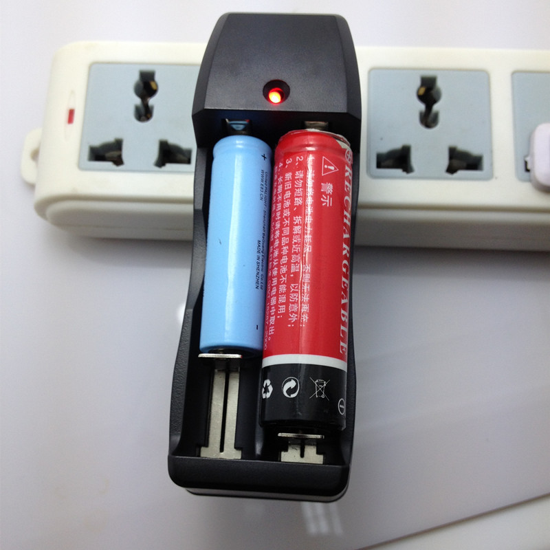 磷酸铁锂电池充电器3.2V3.6V14500电池充电器 磷酸铁锂2充跨境