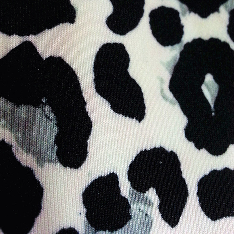 特色豹纹印花空气层面料 休闲时尚衣裤面料 厂家直销