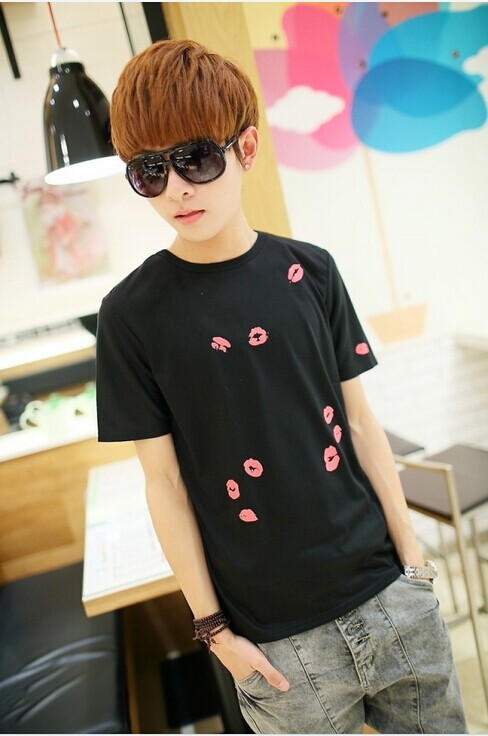 韩国男生穿衣打扮酷酷的街风搭配 阿里巴巴商友圈