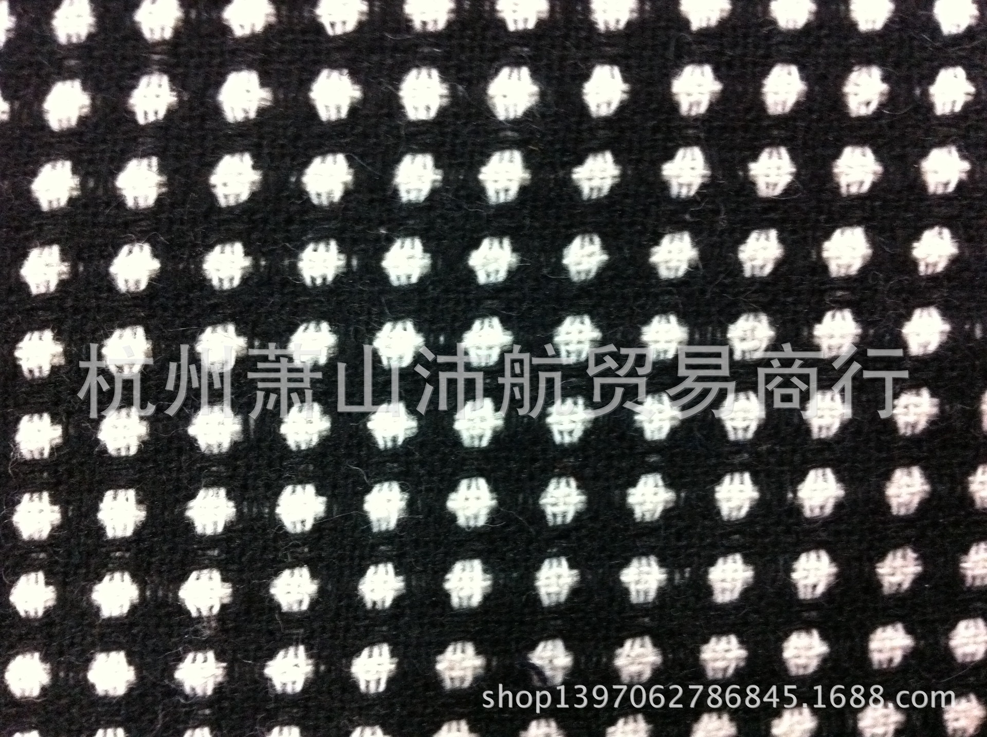 厂家直销粗纺提花小圆点毛呢现货多色供应 粗纺秋冬面料大衣呢