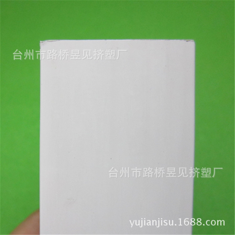 Productos de extrusión de plástico, tubos cuadrados de PVC, materiales para tuberías de PVC, tiras de plástico, perfiles de PVC, productos de perfiles extruidos. image 2