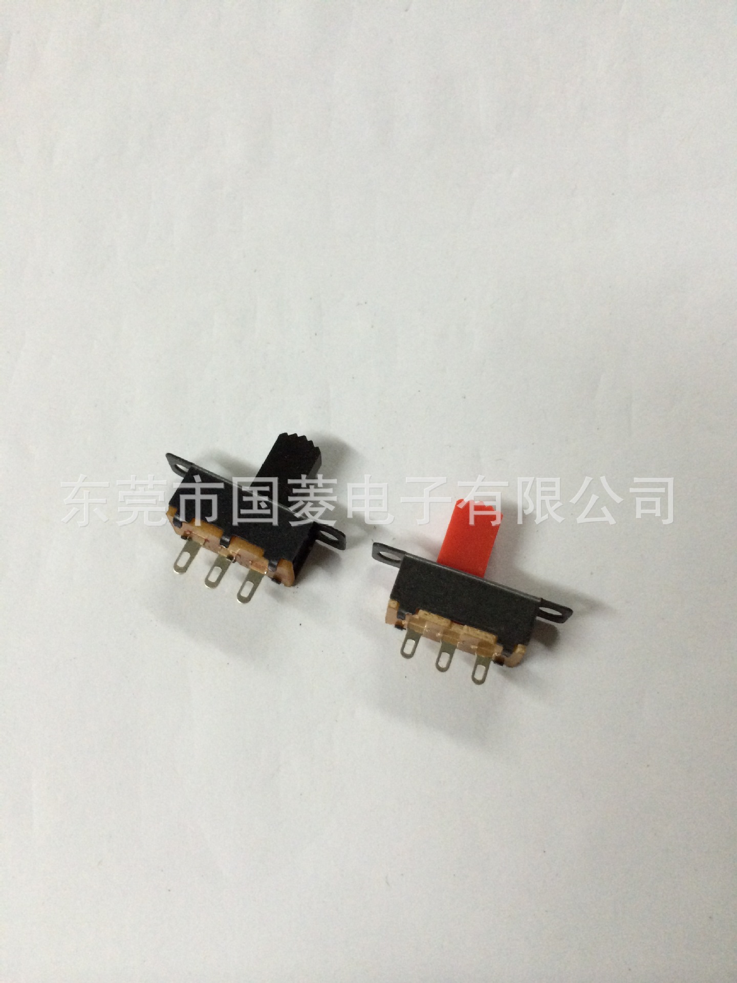 滑动开关SS-12F14(1P2T) SS-12F32两档立式单排三脚 厂家直销