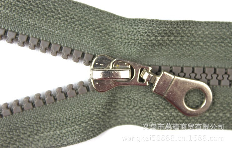 976320867_23651628[1]