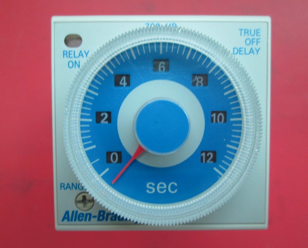 时间继电器   700-HRQN2GA12