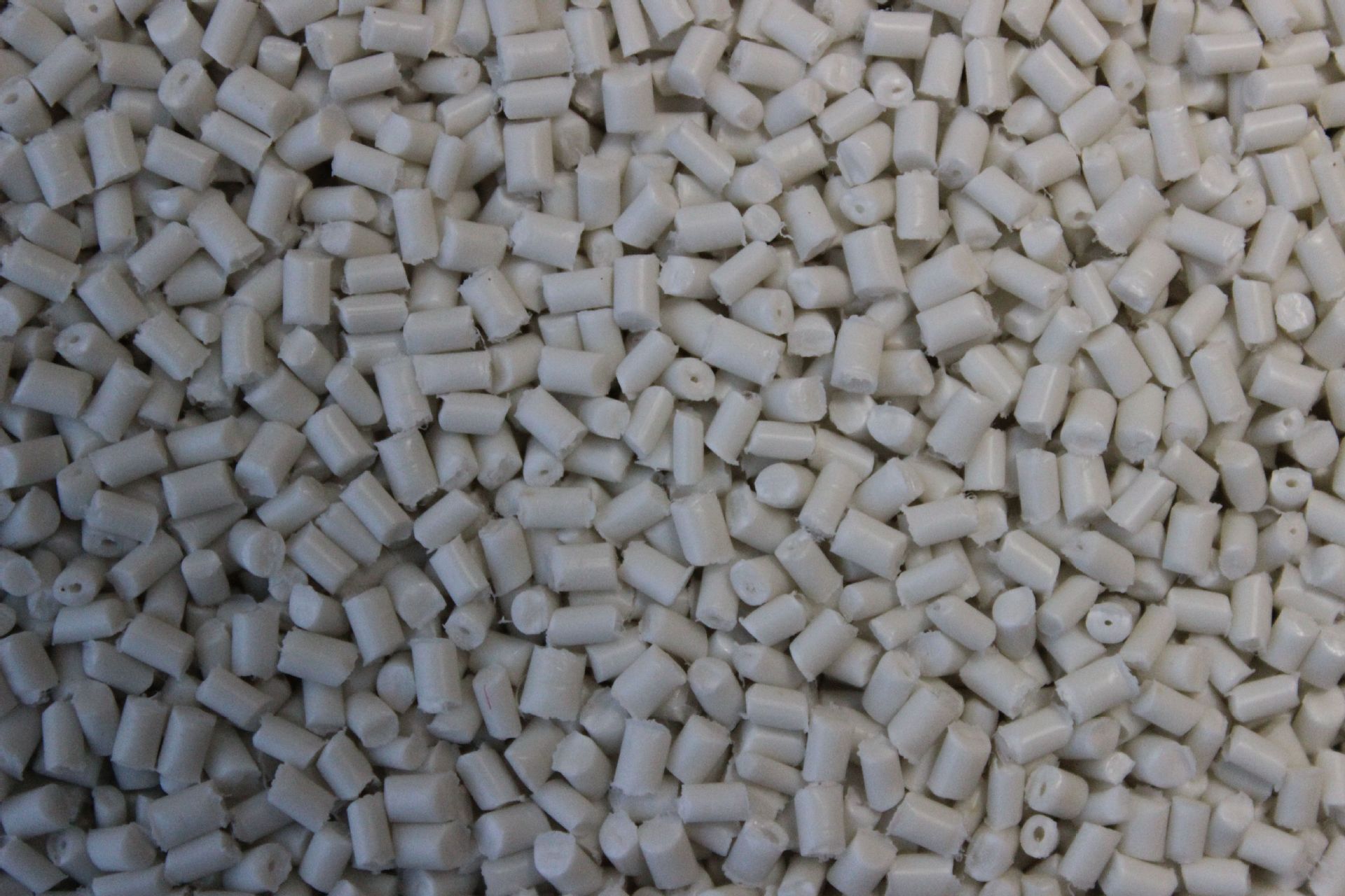 PP洗衣机料乳白色熔指30-45悬缺6灰分小于3%适用浅色系家电和汽车