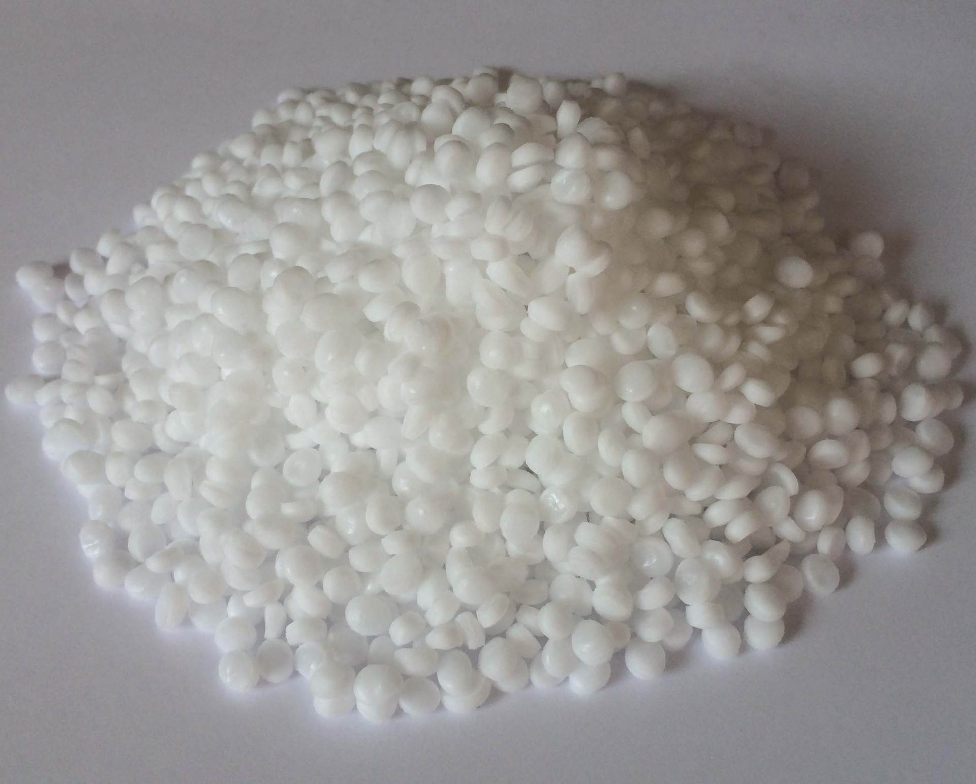 PP硅酮母粒 用于PP及其相容体系提高流动性、脱膜性、表面光泽度