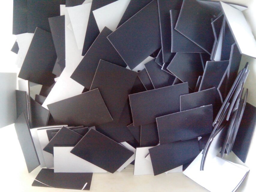 供应 格纹橡胶垫 黑色橡胶垫 单面带胶橡胶脚垫