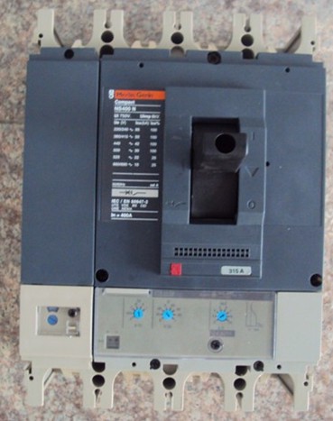  梅兰日兰Merlin Gerin  断路器空气开关 NS400N  4P