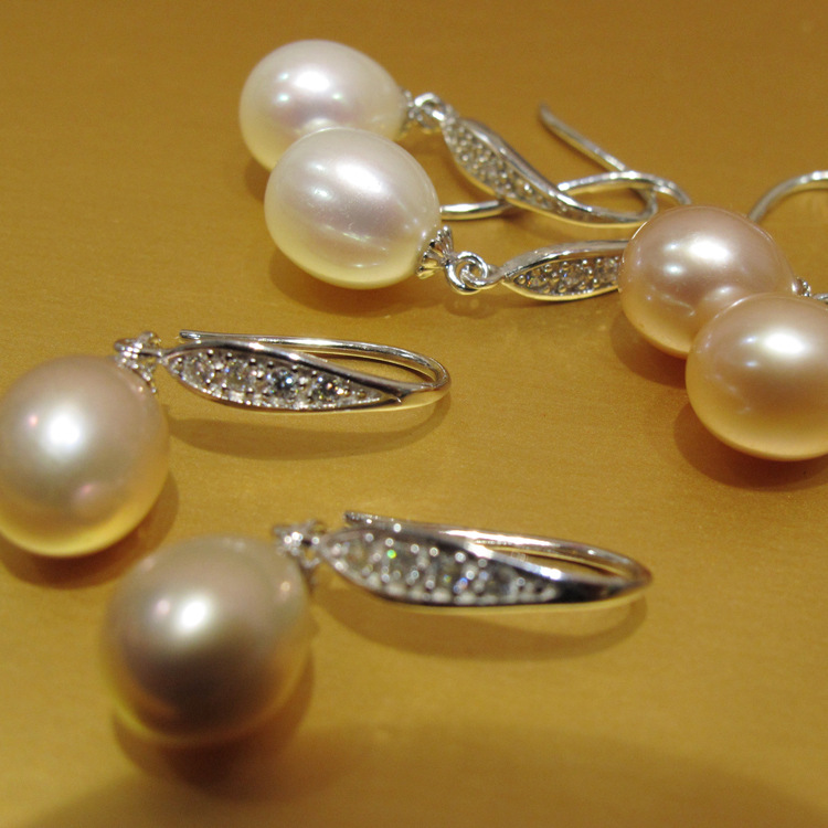 freshwater breed Pearl Korean Edition fashion Earrings 9-10mm Teardrop-shaped 925 Oncorhynchus Diamond Strong light Flawless Pearl