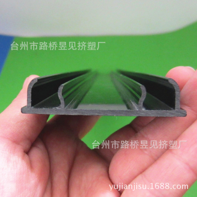 PVC黑色异型材 线槽 (4)