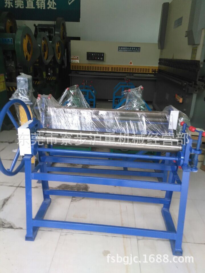 白铁皮卷板机    中山1米电动卷圆机    手动卷筒机