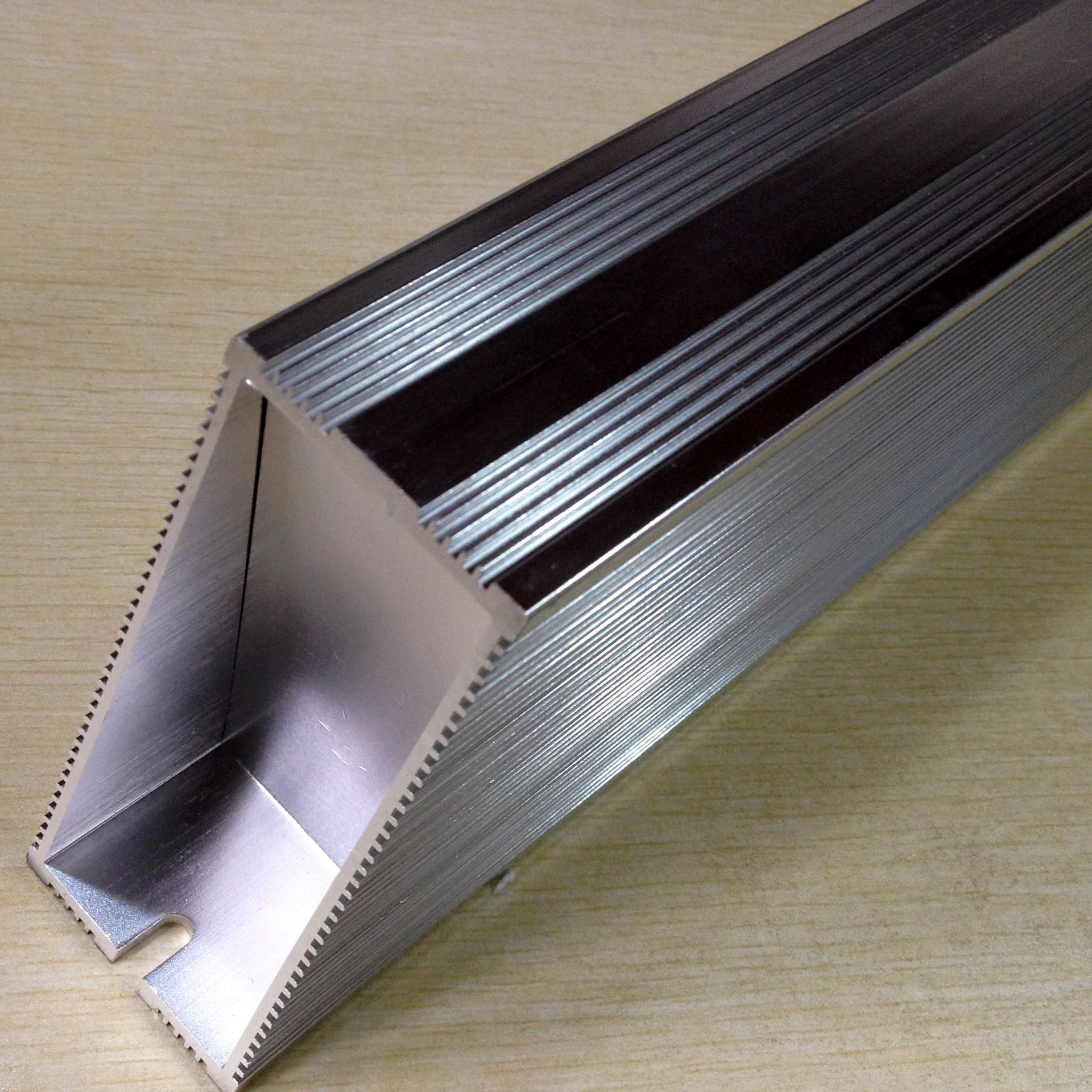 制动电阻 刹车电阻 铝壳电阻 梯形电阻 1500W 70欧（电梯变频器）