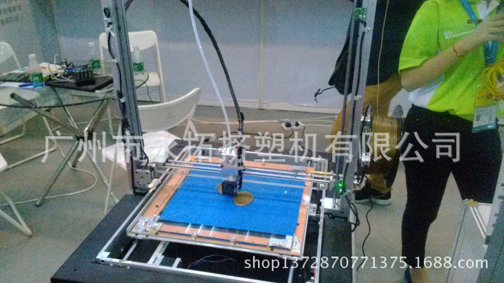 PA尼龙线挤出机 三色PA尼龙生产设备 PA彩虹色尼龙丝生产设备