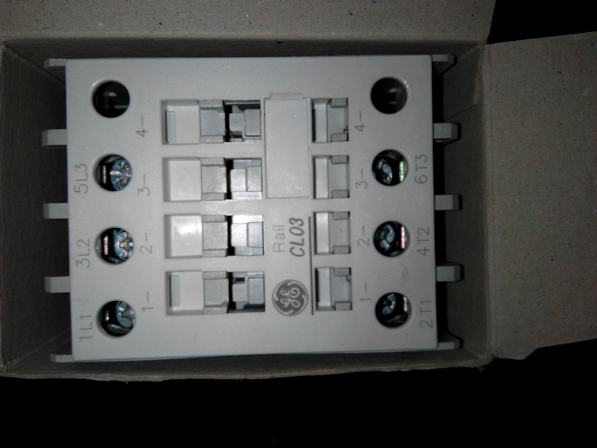 GE 接触器CL03D300MWJ DC110V