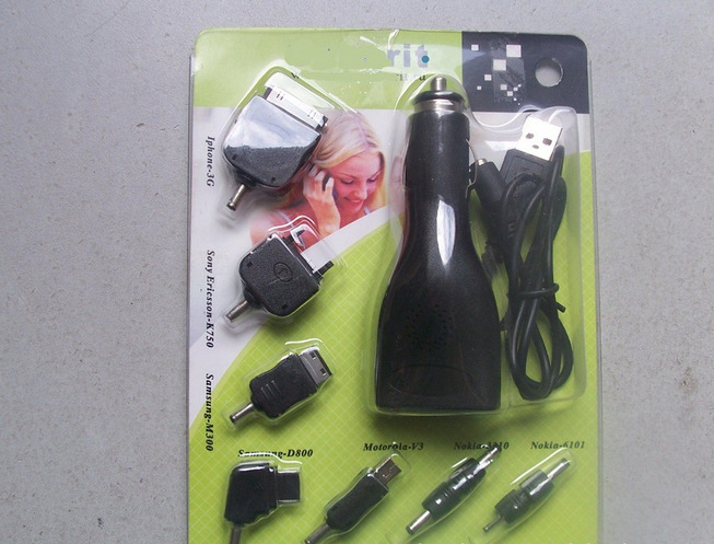 深圳塑胶厂：充电器吸塑包装　PVC吸塑盒　PS吸塑　PET吸塑