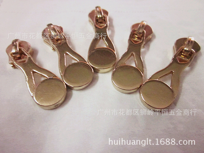 Manufacturer Wholesale Metal Zipper Pulls, Zinc Alloy Zipper Heads for Bags and Clothing Accessories, Racket Zipper Pulls