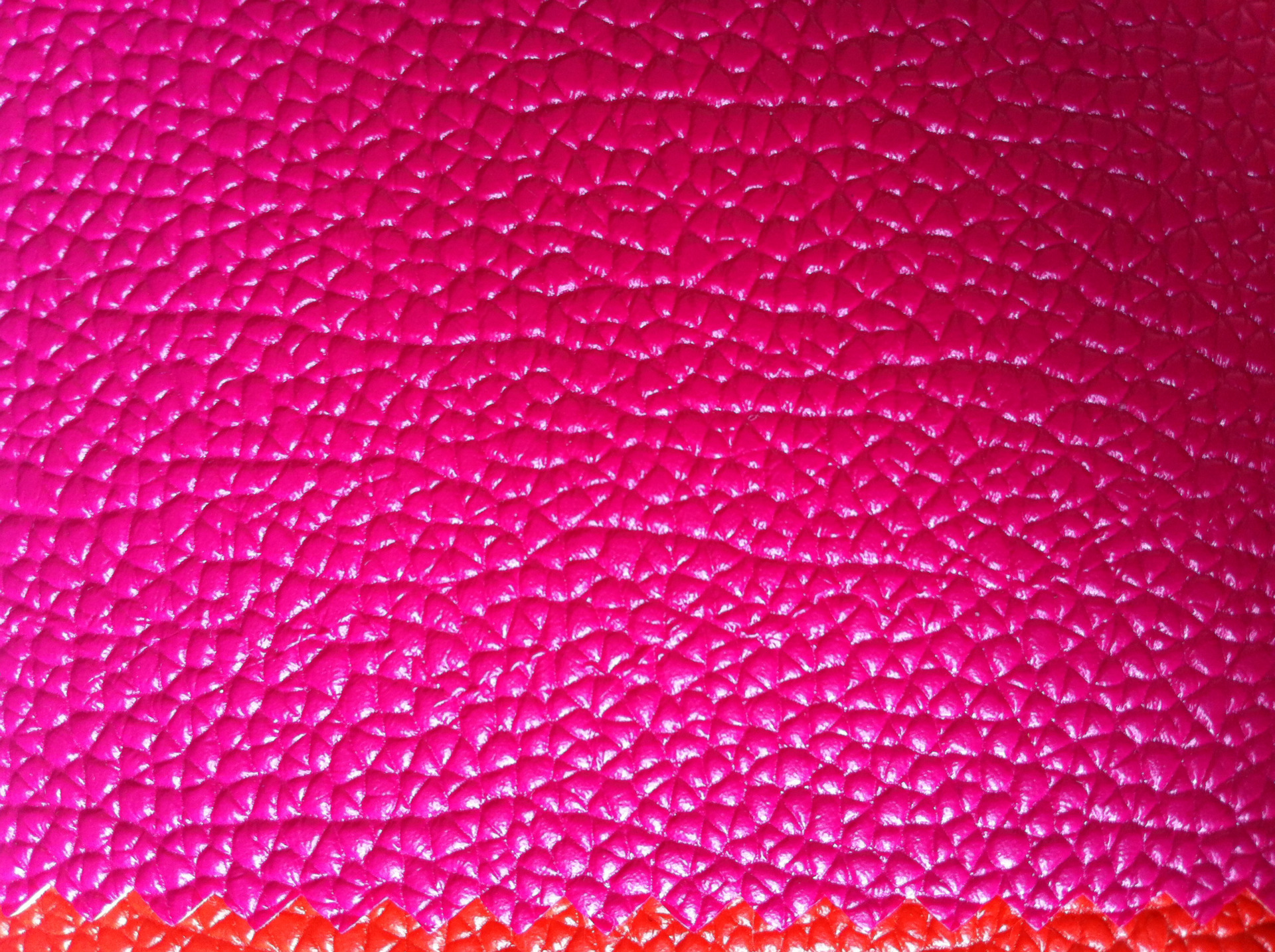 朗昊纺织现货供应PVC荔枝纹箱包革价格优惠