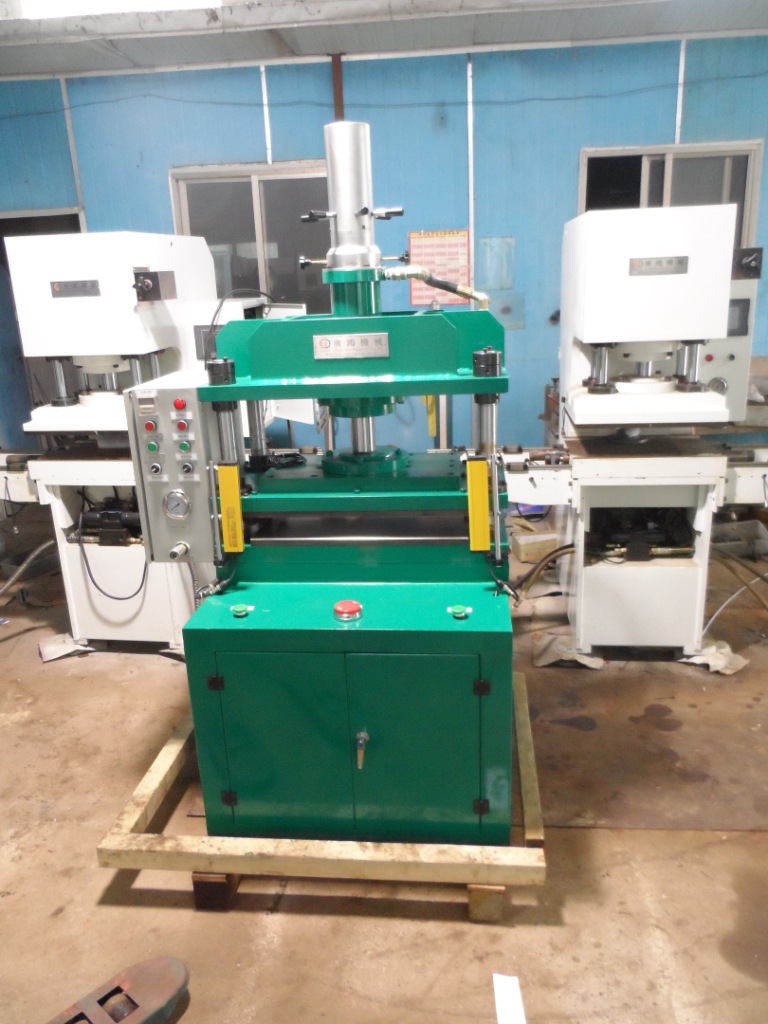 廣州客戶指定10T油壓機