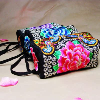 新款三拉鏈斜挎手提包繡花包民族風刺繡手機小包特價處理不退不換