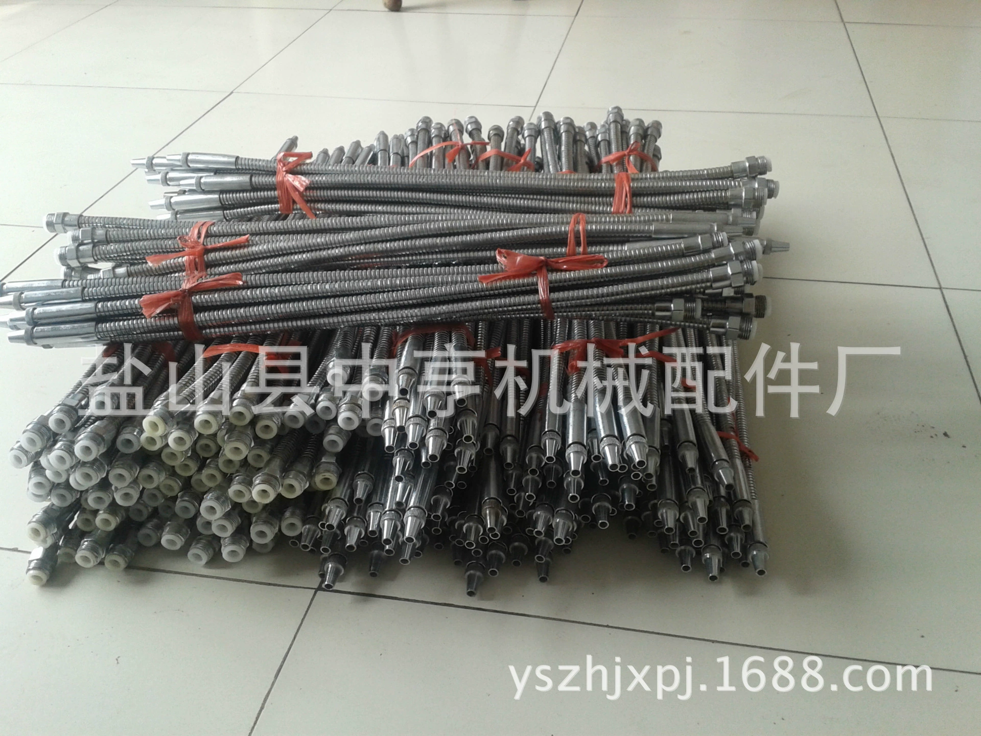 Регулируемая металлическая охлаждающая трубка станка, охлаждающая труба охлаждающей жидкости из нержавеющей стали, шланг с внутренней и внешней резьбой продается