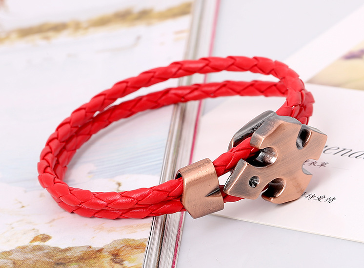 Pu Woven Leather Bracelet New Bracelet display picture 4
