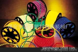 LED彩虹管挤出机厂家直供