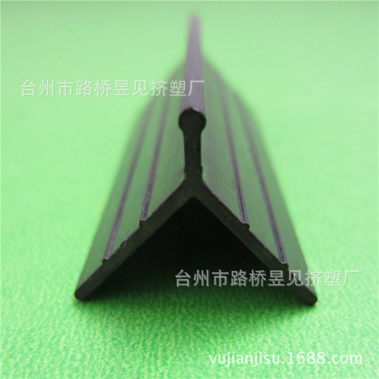 PVC黑色异型材12&mdash;&mdash;黑色直角型材