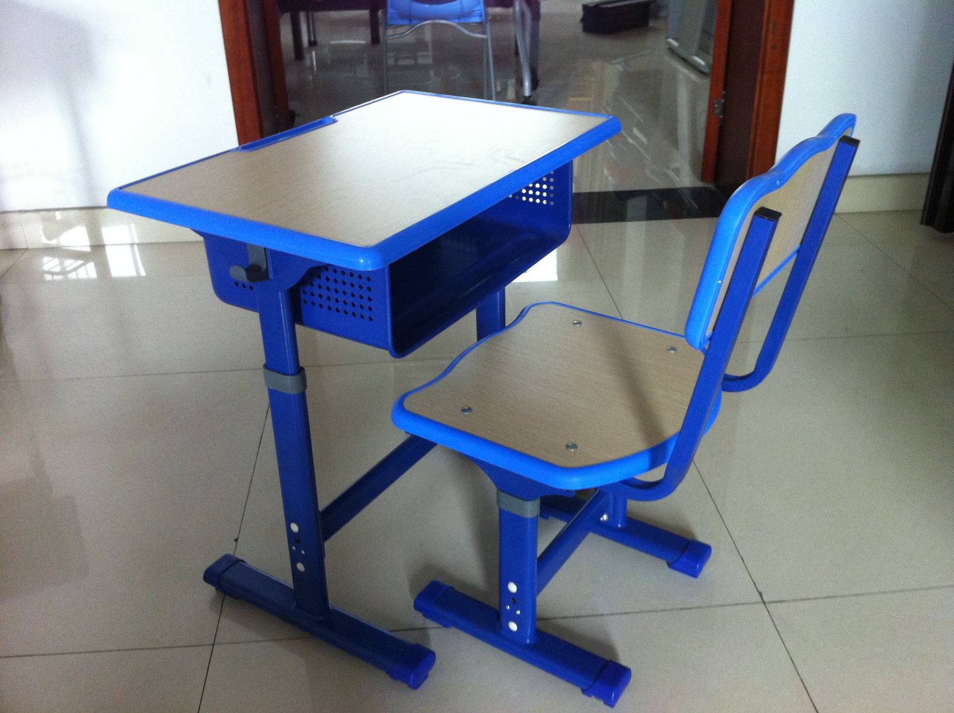 Manufactor Direct selling household student Desks and chairs ABS Injection molding Hand shake Lifting Desk Lifting Single thickening Tables and chairs