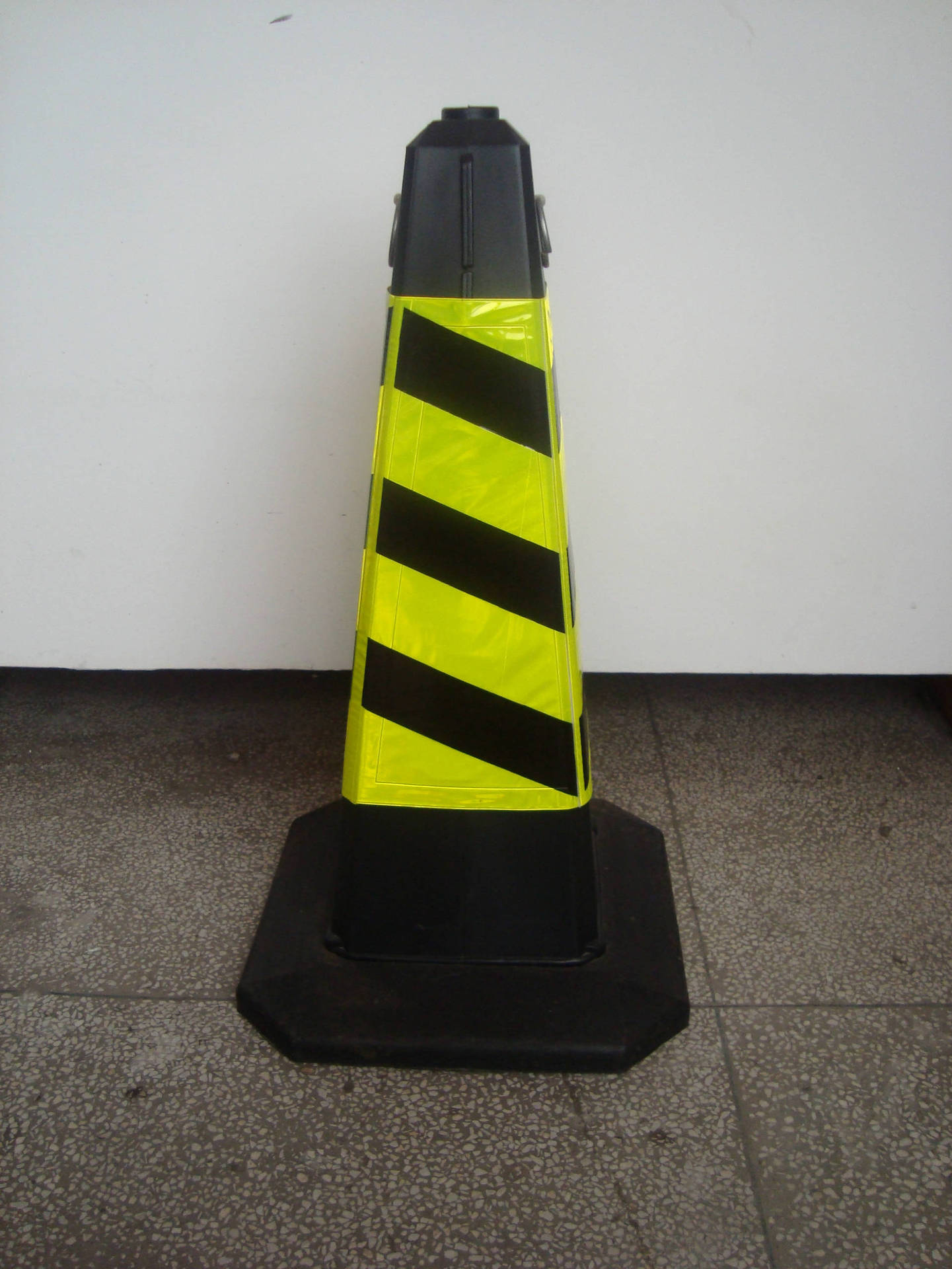 路障 小型路锥 黑色方锥 黑绿红白反光膜方形路标 75*40*40cm