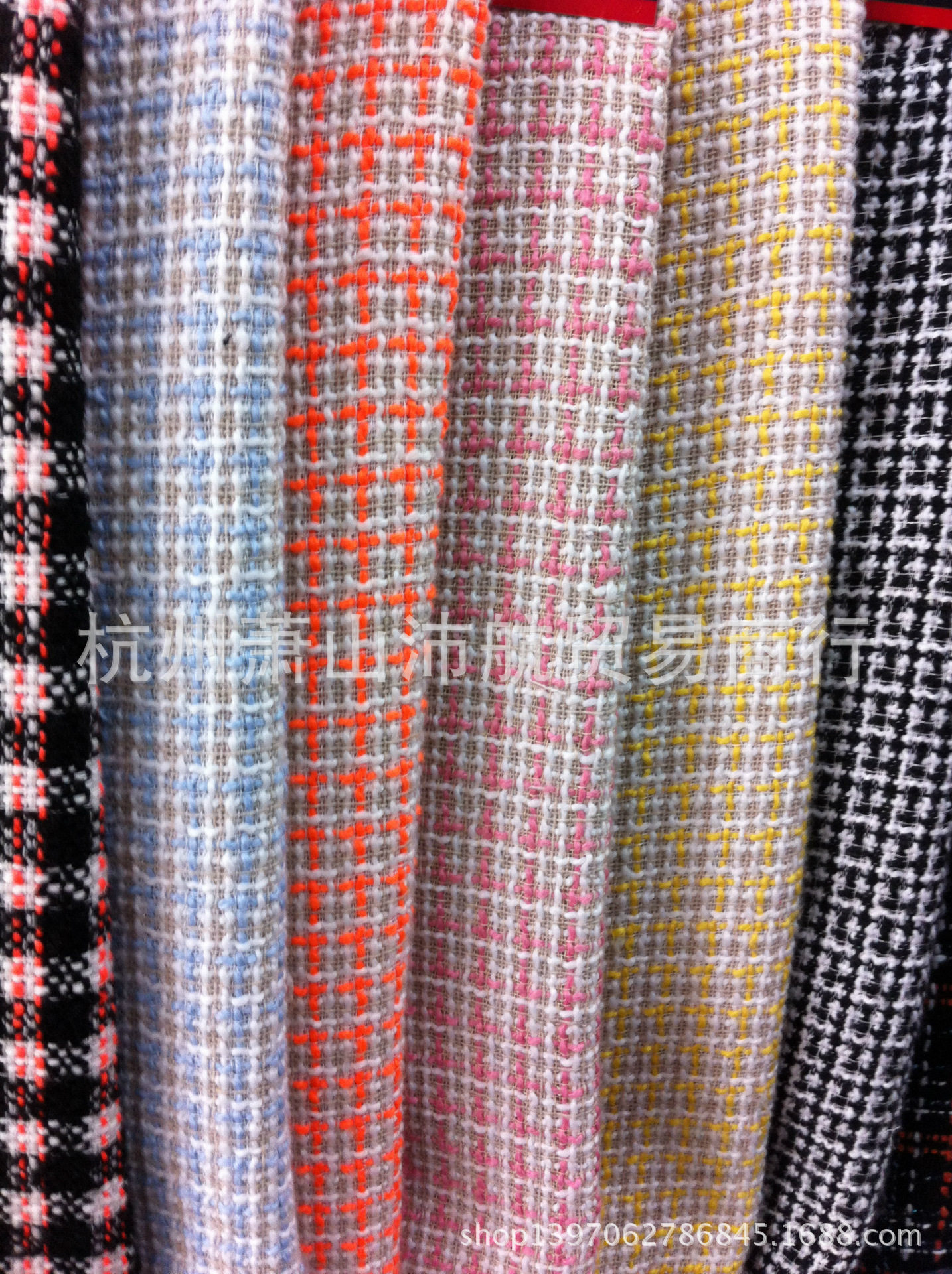 厂家直销新款大肚纱粗纺小格子现货多色供应花呢面料速发小香风