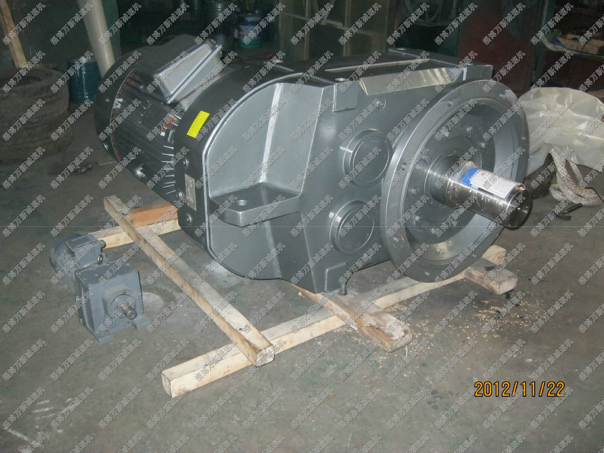 供应F107/FA107/FF107/FAF107斜齿轮减速电机/减速机/齿轮箱