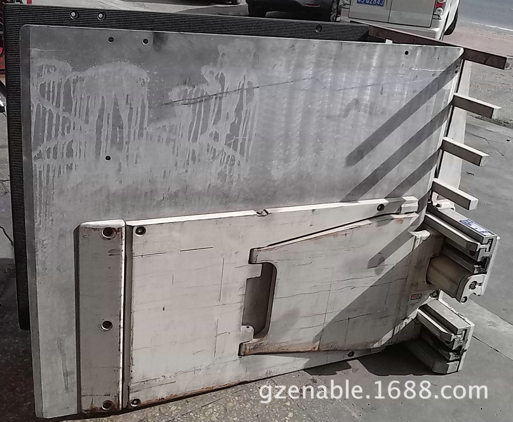 ��˹���ر�����˲�܇ ֽ��б���� ����ϴ�»��յ����˹��߲泵